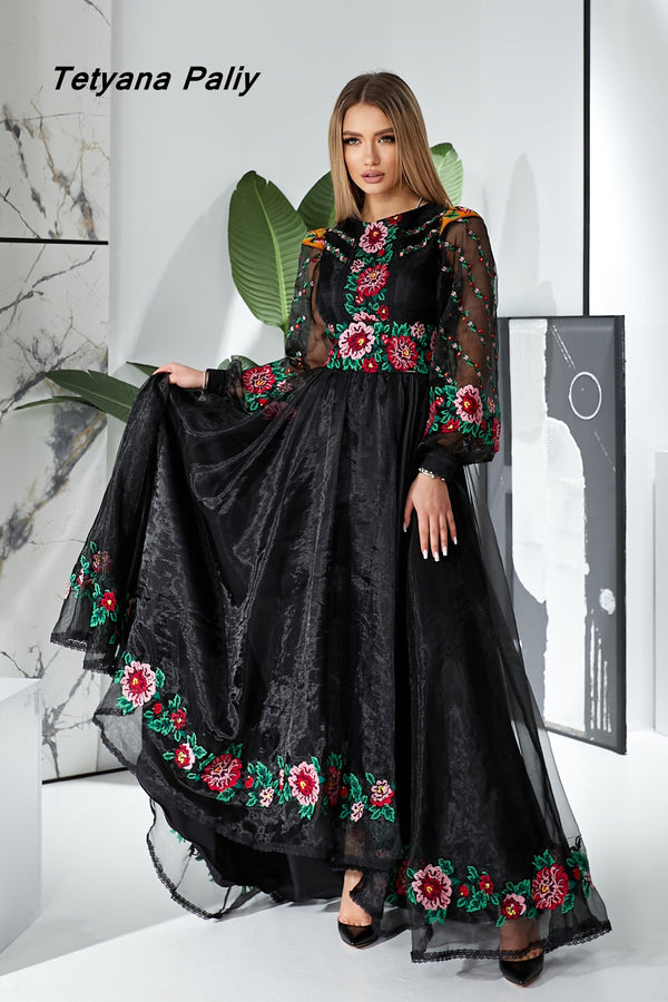 Tina embroidered dress Midi black