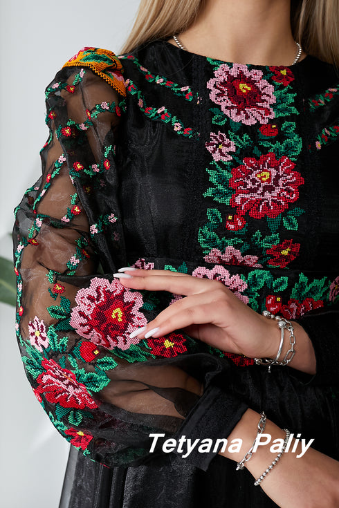 Tina embroidered dress Midi black