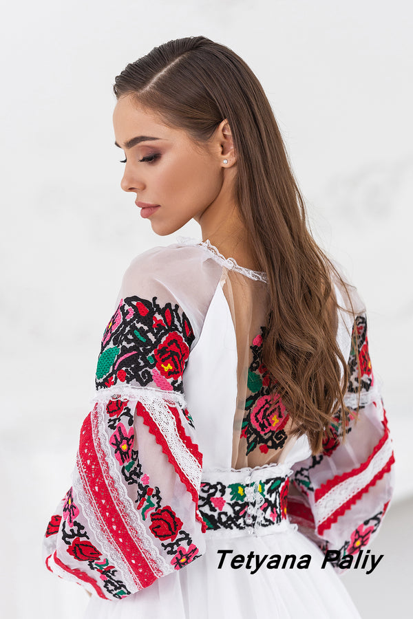 Embroidered dress Maina