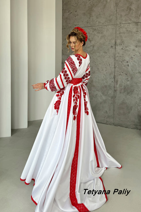 Dress Lyubava is long