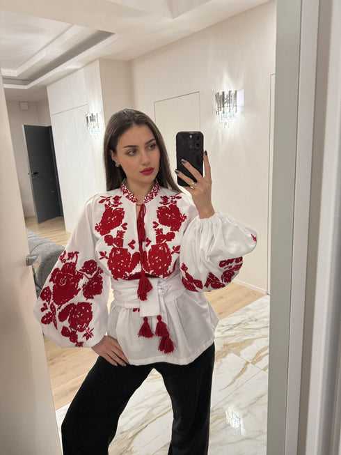 Вишиванка Лаура червоним