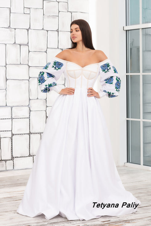 Dress Tsvitana, men's shirt Tsoi