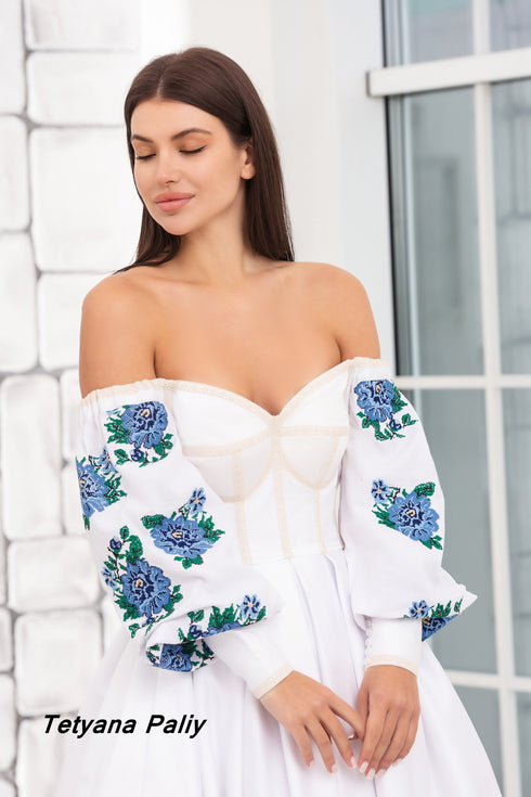 Dress Tsvitana, men's shirt Tsoi