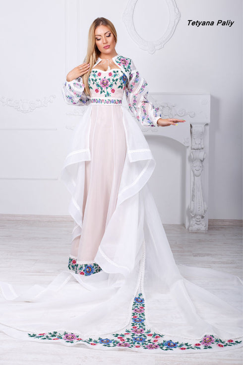 Dress Elizabeth with a detachable train and a separate balero