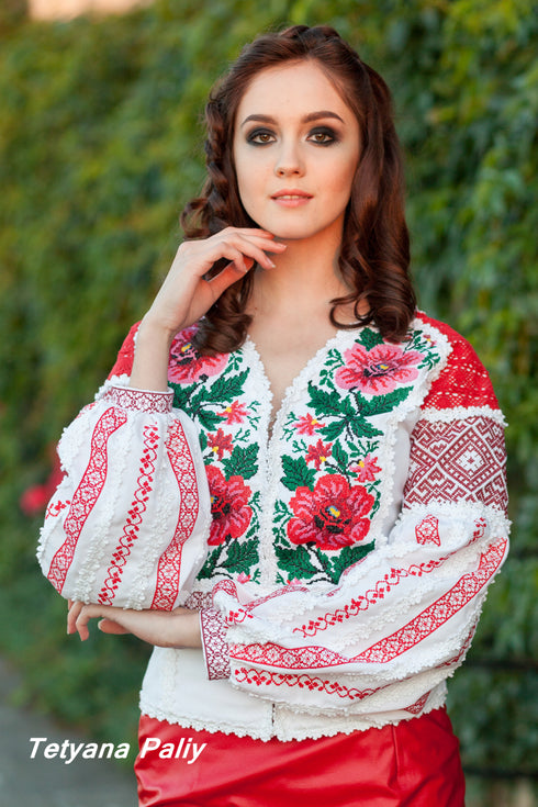 Троянда-вишиванка